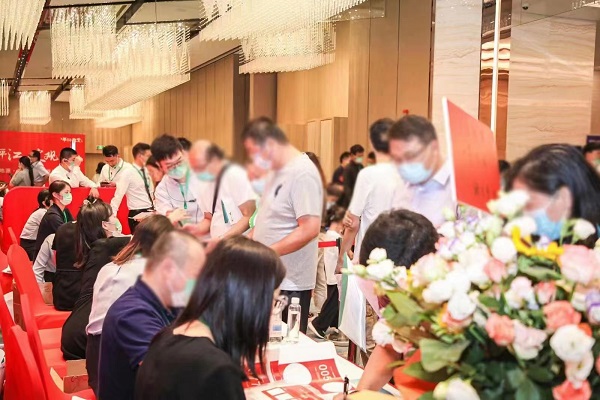 人生就是博官网·平江观棠开盘现场.jpg